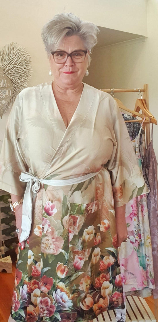 Silk Robe 40 % OFF SALE OF DISCONTINUED PIECES  DEDUCTED AT CHECKOUT